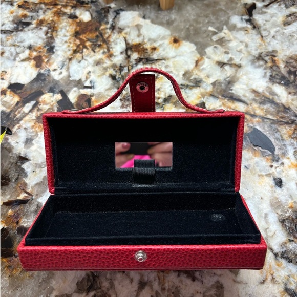 Accessories - Elegant lipstick 💄 case with Mirror